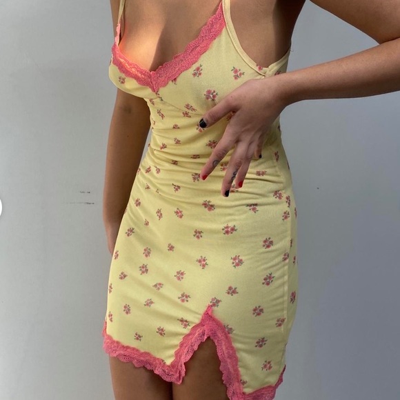 Glassons pink and yellow slip dress - Picture 2 of 4